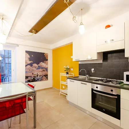 Apartamento Joivy Vibrant Open-plan Apt For 6 In Historic Centre Génova