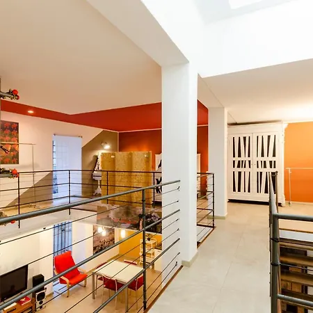 Joivy Vibrant Open-plan Apt For 6 In Historic Centre Génova