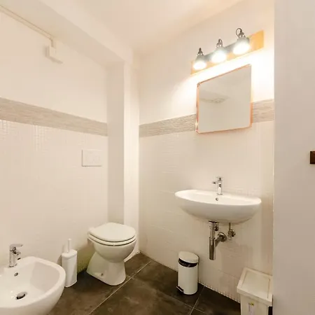 Joivy Vibrant Open-plan Apt For 6 In Historic Centre * Genova