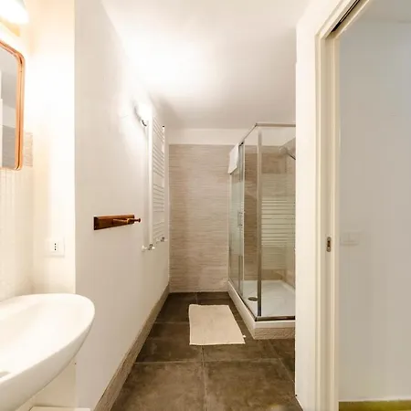 Joivy Vibrant Open-plan Apt For 6 In Historic Centre * Genova