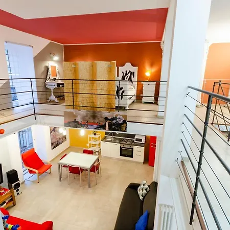 Joivy Vibrant Open-plan Apt For 6 In Historic Centre * Genoa