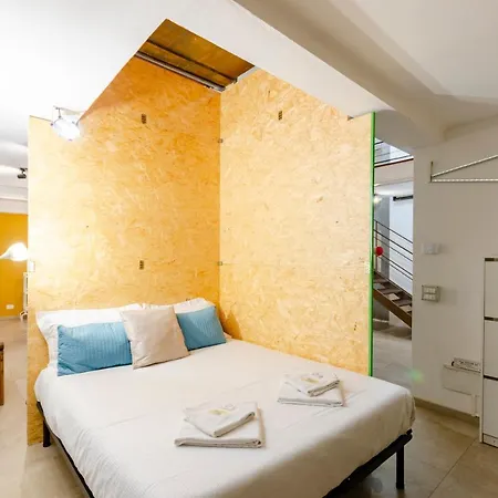 Joivy Vibrant Open-plan Apt For 6 In Historic Centre Апартаменты *