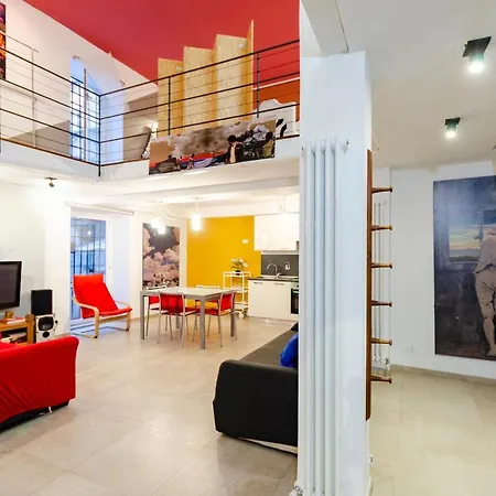 Апартаменты Joivy Vibrant Open-plan Apt For 6 In Historic Centre