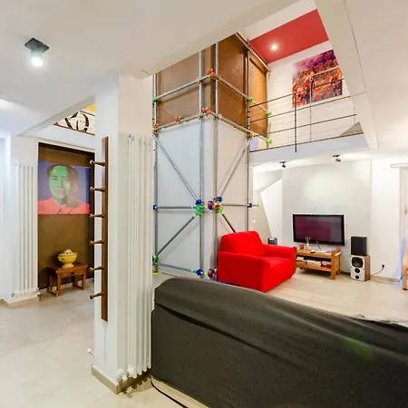 Joivy Vibrant Open-plan Apt For 6 In Historic Centre *