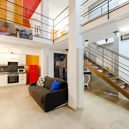 Joivy Vibrant Open-plan Apt For 6 In Historic Centre Apartment Genoa